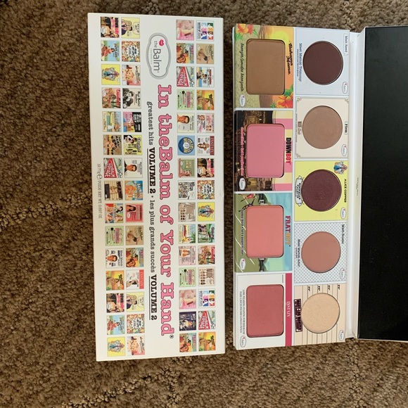 Travel size blush/bronzer/eyeshadows/ highlighter all in one palette never used! - Picture 2 of 3